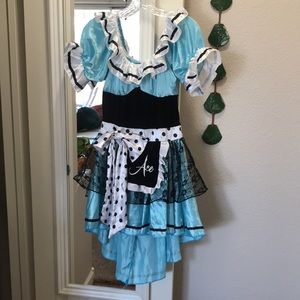 Adorable Alice in wonderland Halloween costume